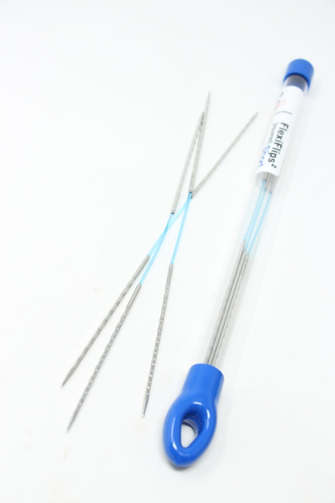 Addi Flexi Flips Squared Short knitting needles, 8.5 inches (21.6 cm), with a flexible design for comfortable knitting.