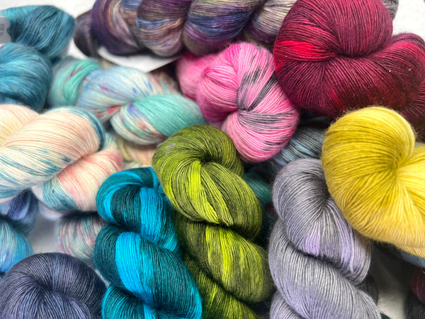 Cashmere 5 - 600 Speckles & 900 Tonal Series