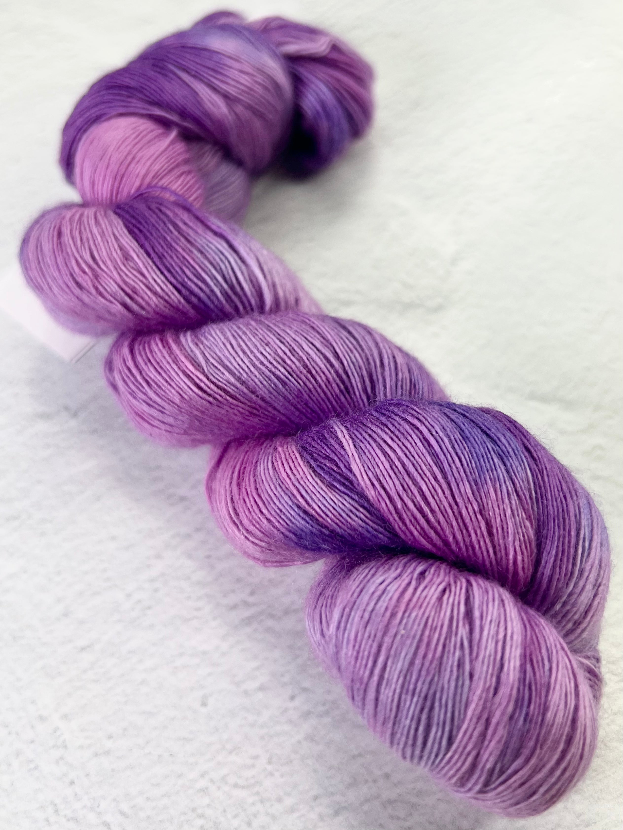 Artyarns Cashmere 5 worsted cashmere yarn in H series, showing soft, cream-colored 5-ply skein with textured fibers.