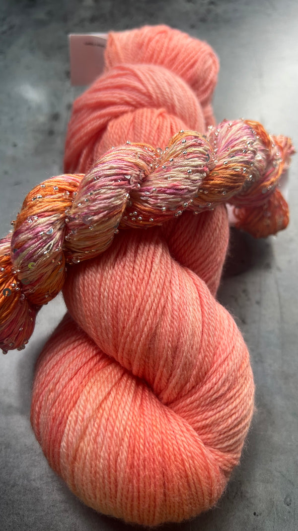 Artyarns - Kit - Beautiful Triangle Ombre Shawl Kit