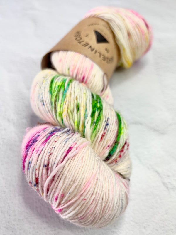 Tosh Merino Light - Multicolor and speckled yarns