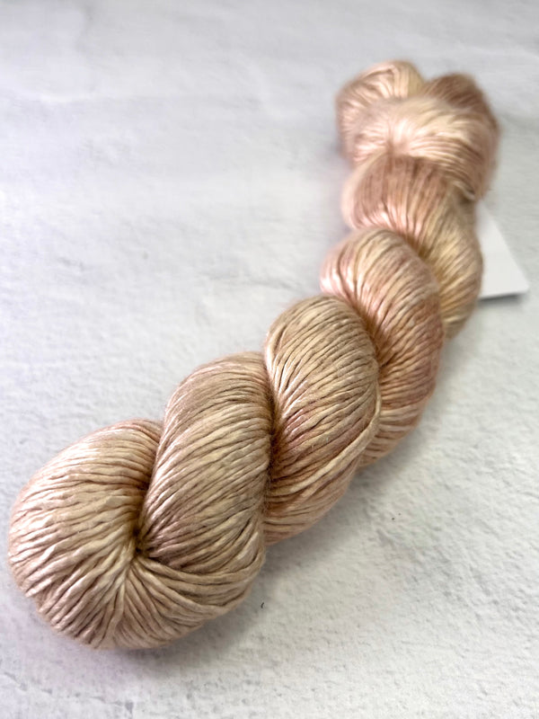 Artyarns Regal Silk Yarn H Series highlights, soft and luxurious silk yarn with colorful highlights, perfect for knitting or crochet projects.