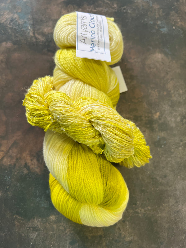 Artyarns - Kit - Beautiful Triangle Ombre Shawl Kit