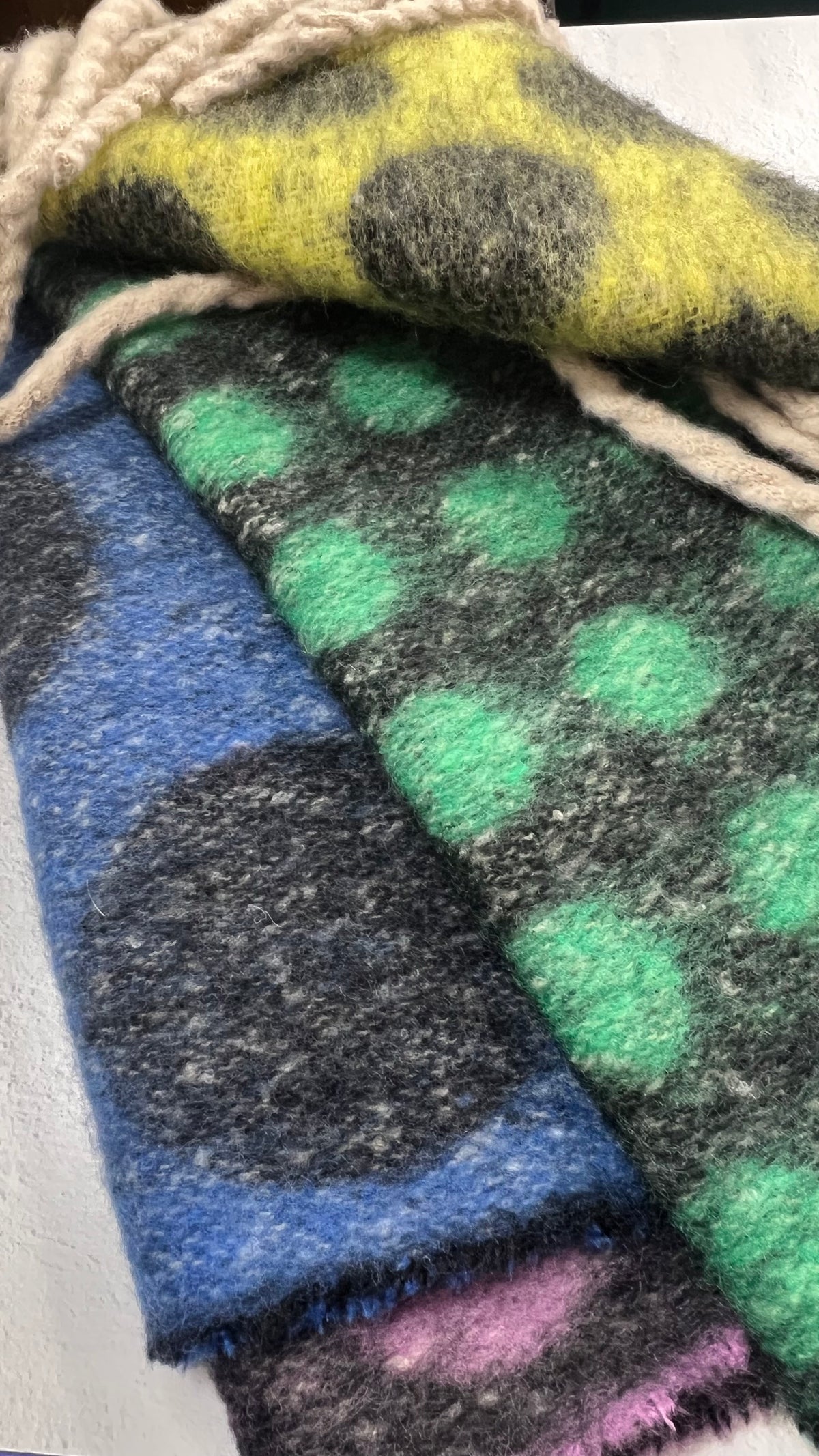 Fuzzy Dot Throw / Wrap