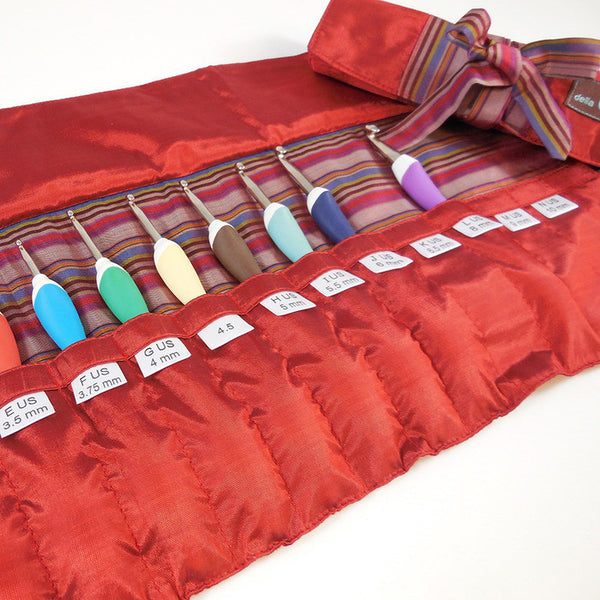 Della Q - Crochet Roll Case (168)