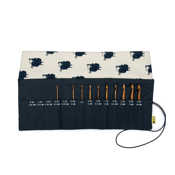 Della Q - Crochet Roll Case (168)