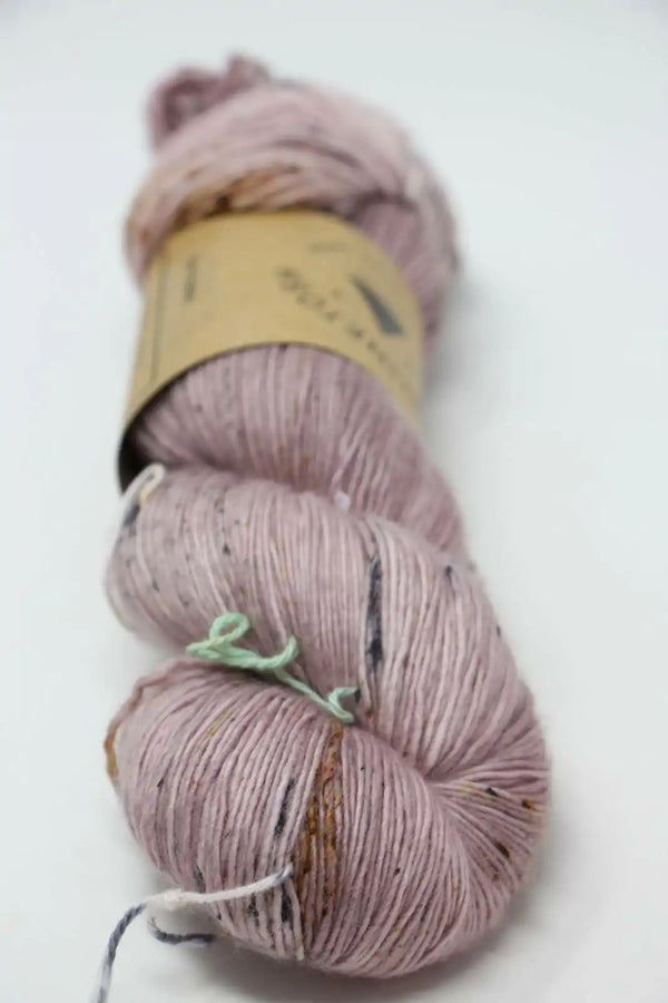 Tosh Merino Light - Multicolor and speckled yarns