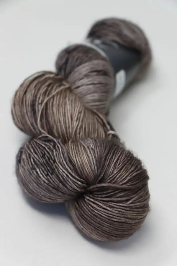 Tosh Merino Light - Multicolor and speckled yarns