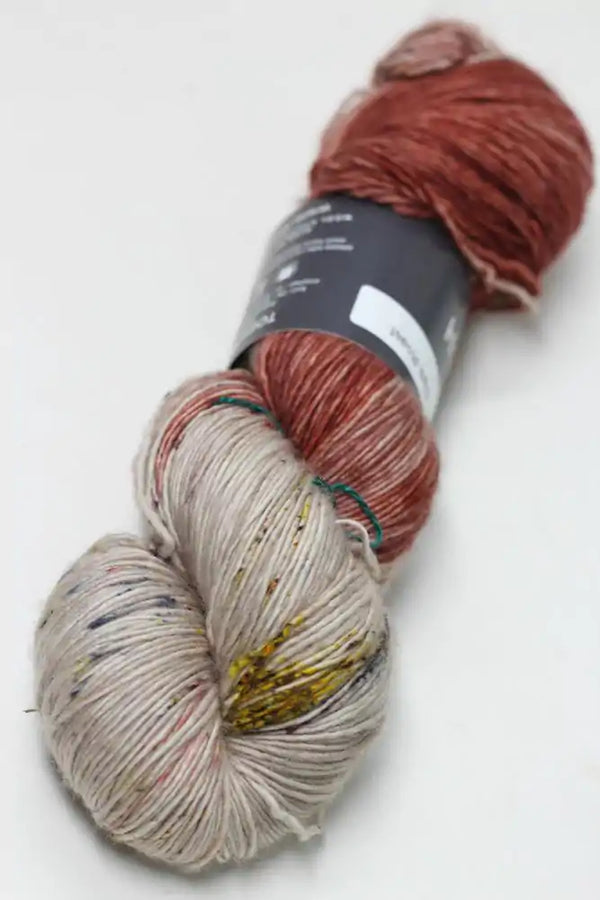 Tosh Merino Light - Multicolor and speckled yarns