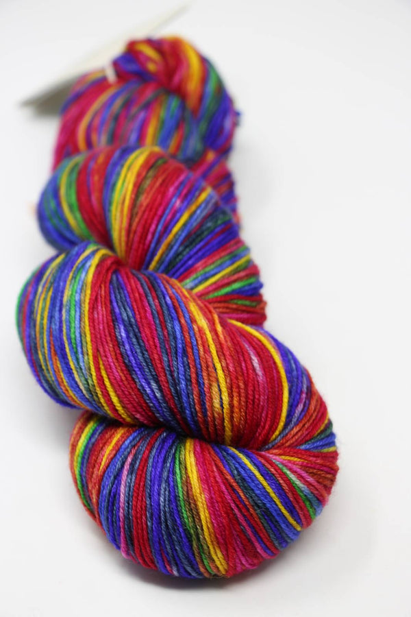 Urth Yarns - Uneek Fingering Yarn