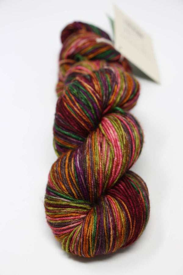 Urth Yarns - Uneek Fingering Yarn