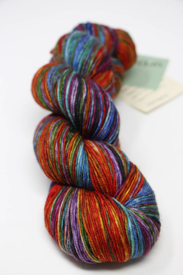 Urth Yarns - Uneek Fingering Yarn