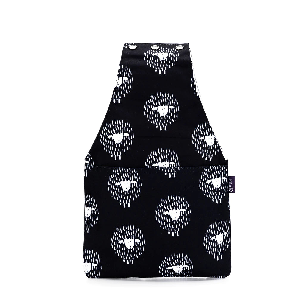 Della Q | Nora Wrist Bag