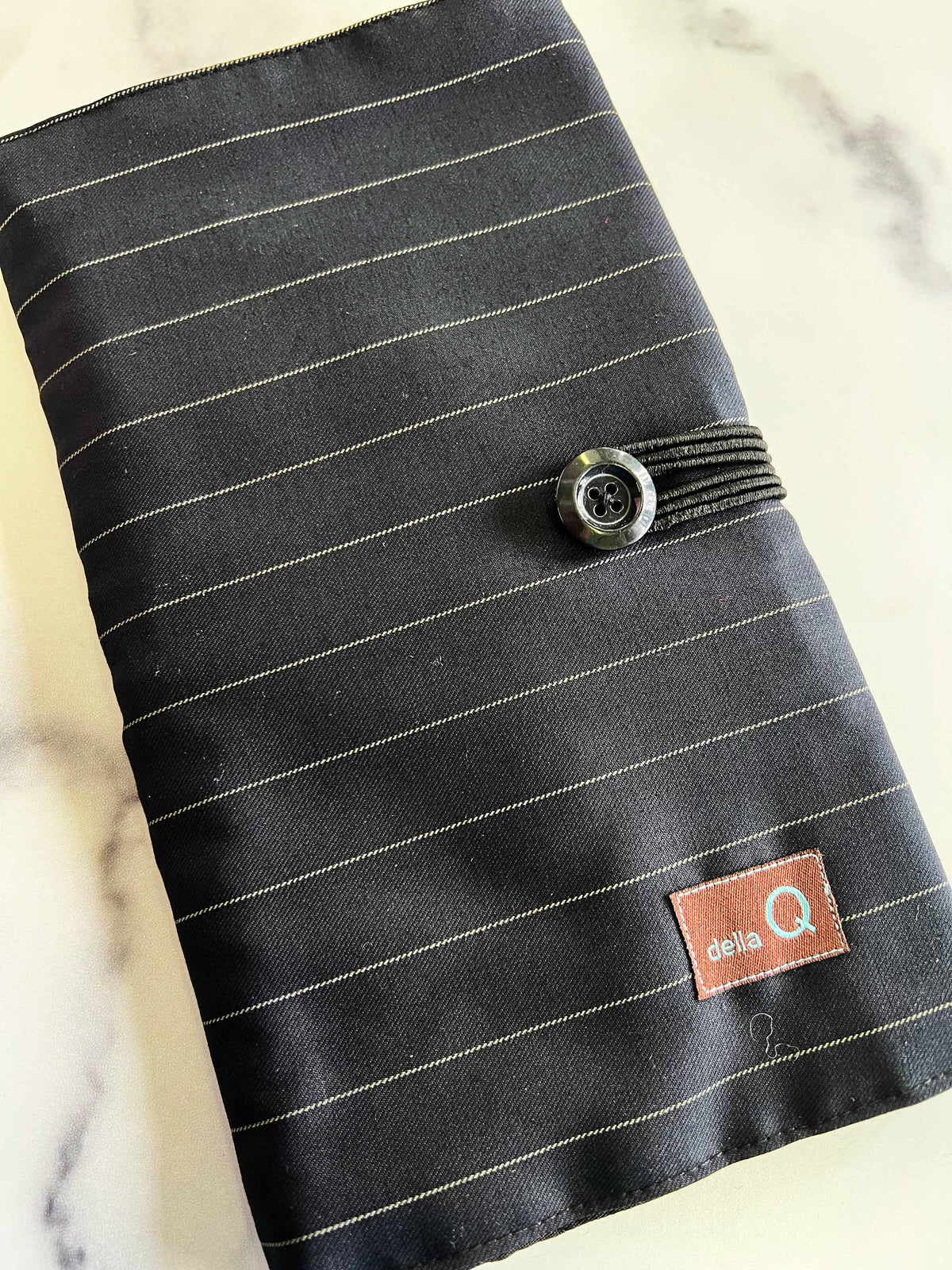Della Q | Circular and DPN Case (1136)