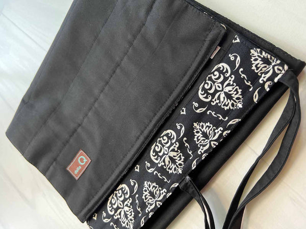 Della Q | Hanging Needle Case