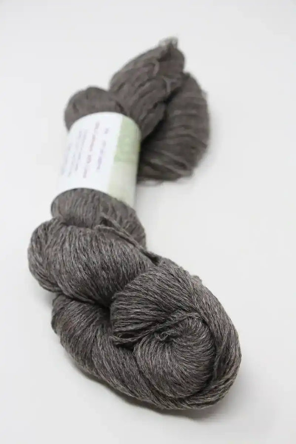 Jade Sapphire Sylph linen and cashmere yarn in natural beige, showcasing soft, lightweight fibers ideal for luxurious knitting projects.