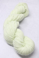 Jade Sapphire Cashmere Zageo 6 Ply Cashmere Yarn in Hintomint color, showcasing soft, high-quality cashmere fibers.