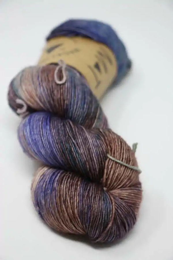 Tosh Merino Light - Multicolor and speckled yarns