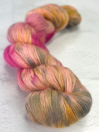 606 Peach Floral