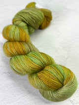 Artyarns Cashmere 5 worsted cashmere yarn in H series, showing soft, luxurious cream-colored skein with smooth texture.