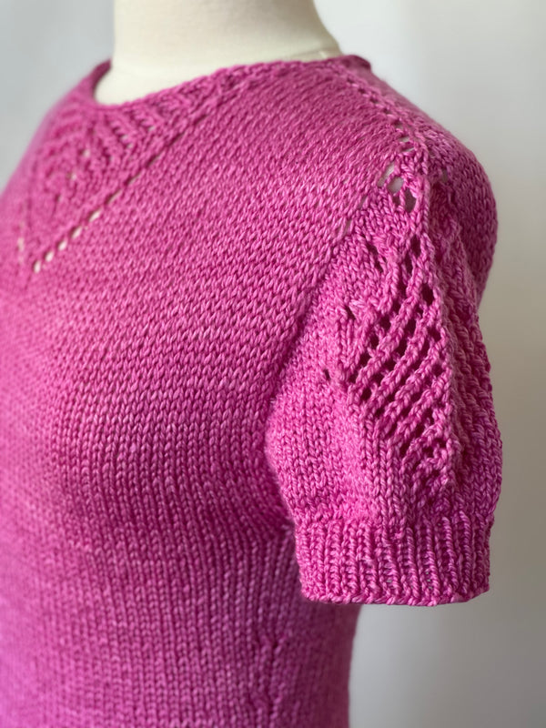 Artyarns | V Lace Tee Kit in Silky Twist