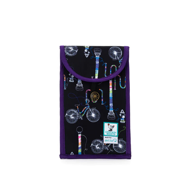 Della Q + Chicken Boots | Accordion Circular Needle Case