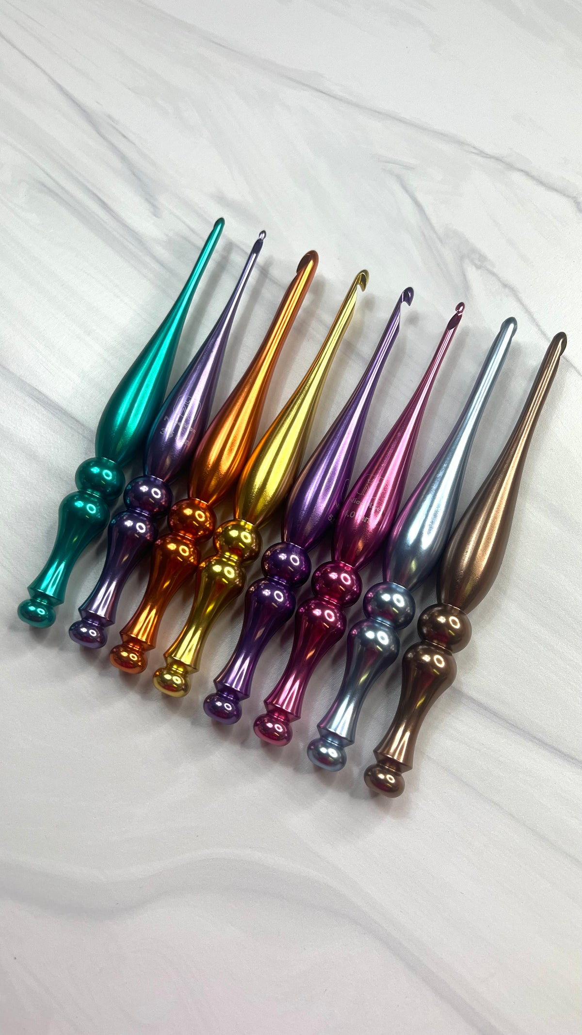 Le Paris - Anodized -Aluminum Sculpted Crochet Hooks