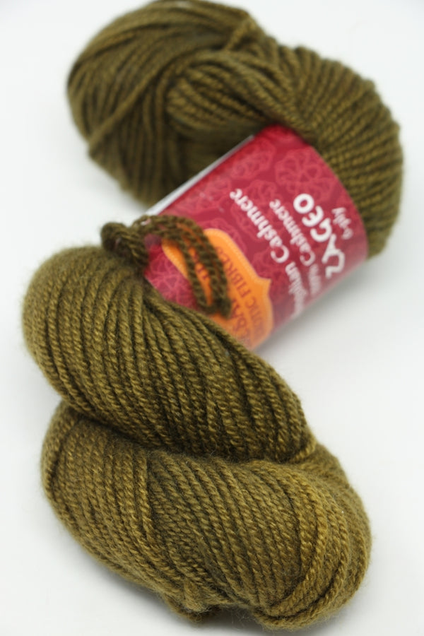 Jade Sapphire Zageo 6 Ply Cashmere yarn in burnished gold color, showcasing soft, luxurious cashmere fibers.