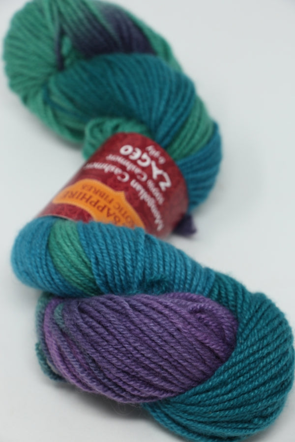 Jade Sapphire Zageo 6 Ply Cashmere yarn in Lagoon, showcasing soft, luxurious turquoise cashmere fibers for knitting or weaving.