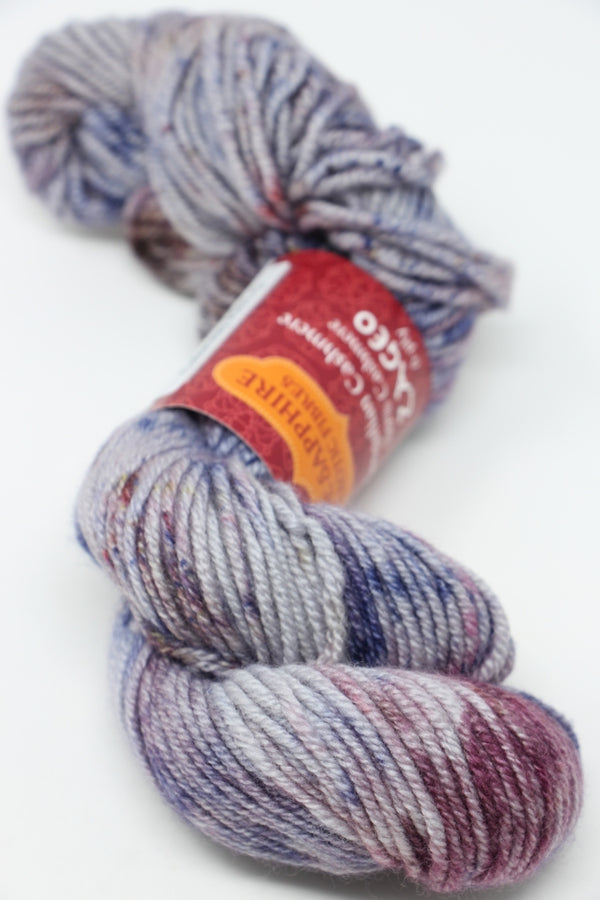 Jade Sapphire Zageo 6 Ply Cashmere Yarn in Mountain Gray color, showcasing soft, luxurious cashmere fibers for knitting or weaving.