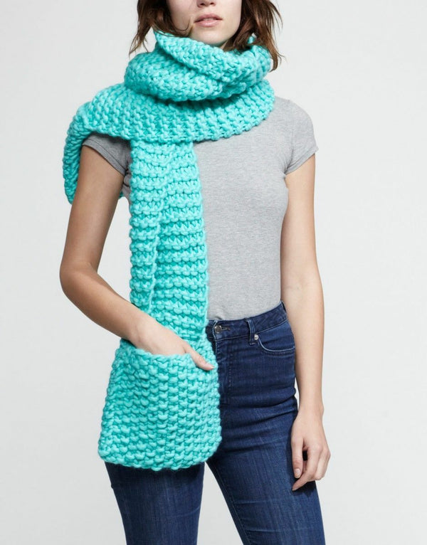 Wool & The Gang - Kit - Jolly Pocket Scarf