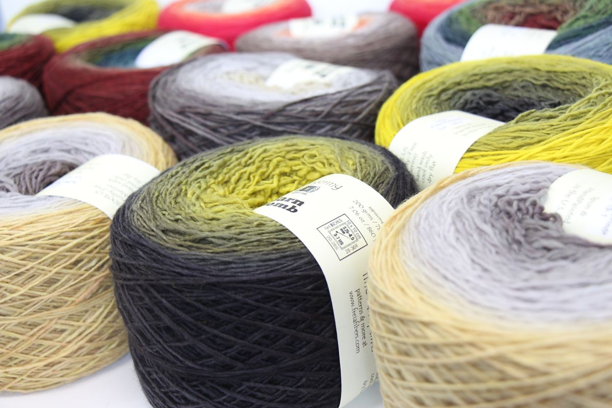 Yarn Snob - Worsted Weight Handpaint Merino Wool Yarn - fabyarns