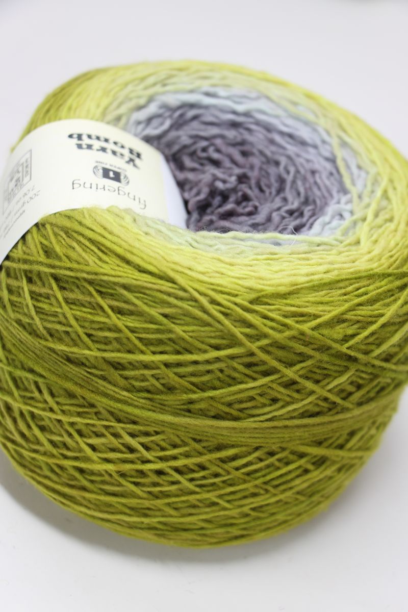Yarn Snob - Worsted Weight Handpaint Merino Wool Yarn - fabyarns