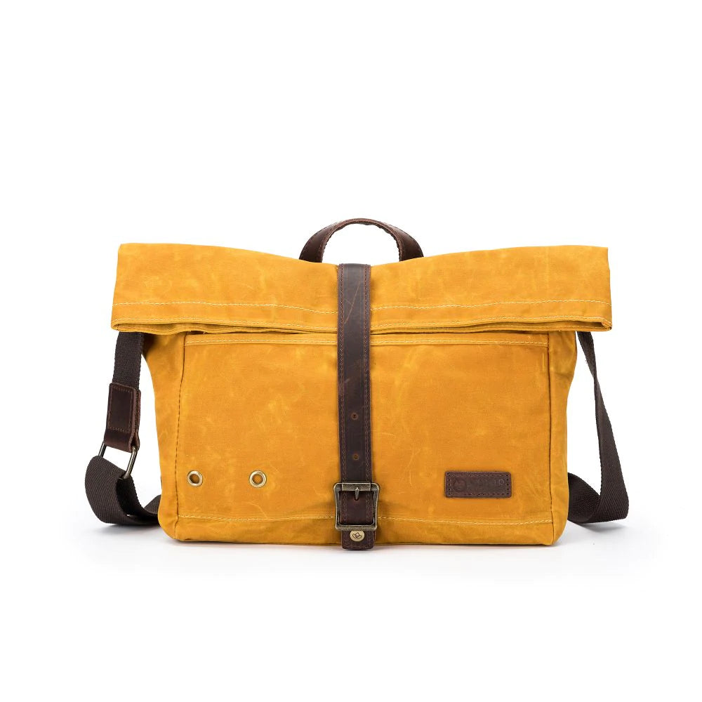 Della Q Maker's Mini Messenger Bag at Fabulous Yarn
