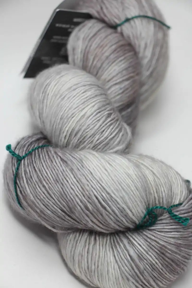 MADELINETOSH PRAIRIE silver fox 公式メーカー - associacaomcsc.com.br