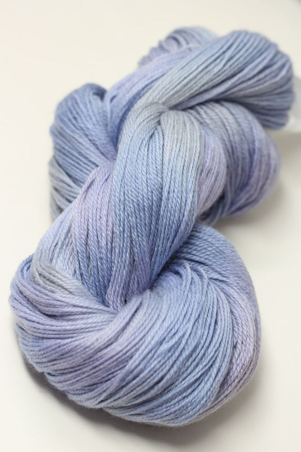 Artyarns Merino Cloud yarn in H Series, soft and bulky merino wool skein with a subtle color blend, ideal for cozy knitting projects.