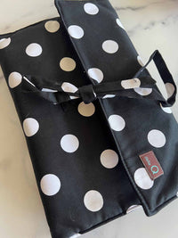 Black and White Dot