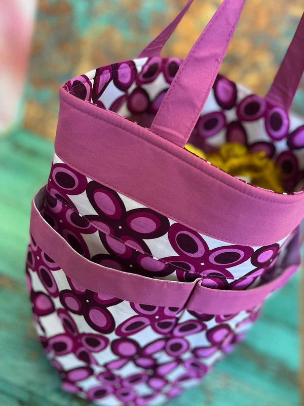 Della Q Yarn Cleo & Tess knitting bag in summit color, featuring stylish, spacious design for storing knitting supplies.