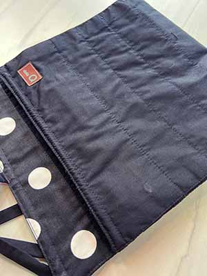 Della Q | Hanging Needle Case