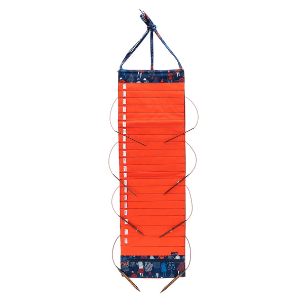 Della Q | Hanging Needle Case