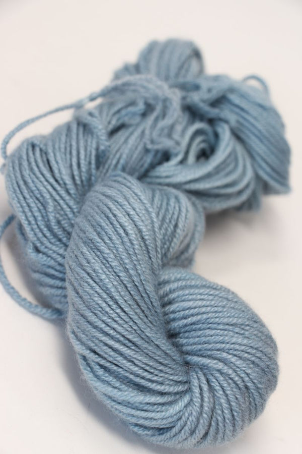Jade Sapphire Zageo 6 Ply Cashmere yarn in slate gray, showcasing soft, luxurious cashmere fibers and texture.