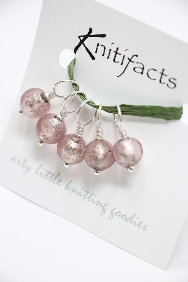 Knitifacts Stitch Markers- Med (to Size US9/5.50mm)
